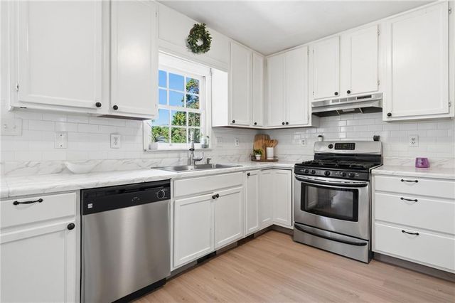 2555 Waterford Park Drive, Lawrenceville, GA 30044