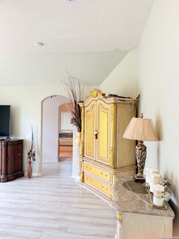21750 Thunder Basin, San Antonio, TX 78261