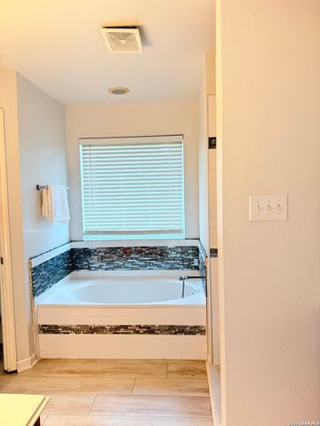21750 Thunder Basin, San Antonio, TX 78261