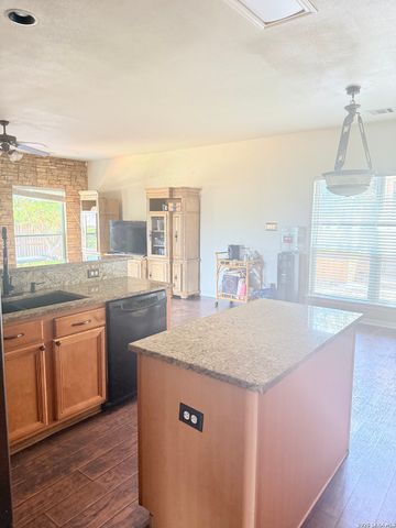 21750 Thunder Basin, San Antonio, TX 78261