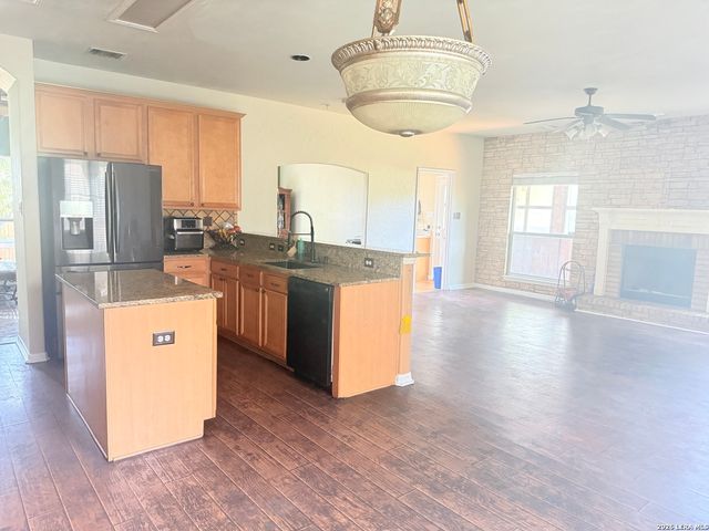 21750 Thunder Basin, San Antonio, TX 78261