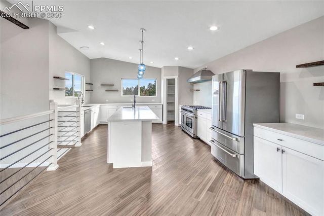 6943 Fox Circle, Larkspur, CO 80118