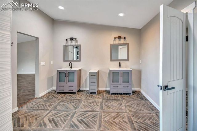 6943 Fox Circle, Larkspur, CO 80118