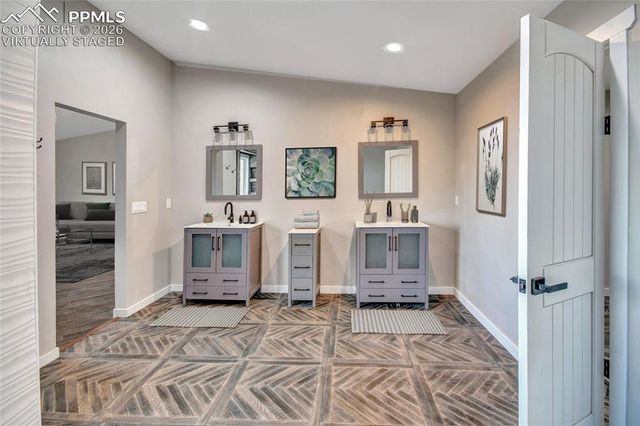 6943 Fox Circle, Larkspur, CO 80118