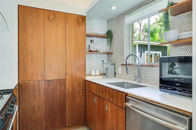 1120 Gillespie PL 2, Austin, TX 78704