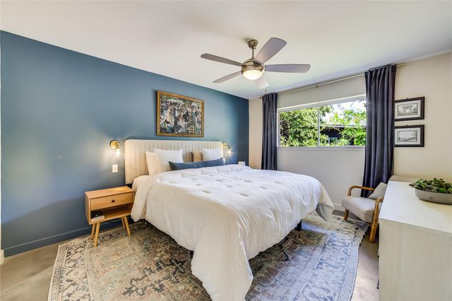 1120 Gillespie PL 2, Austin, TX 78704