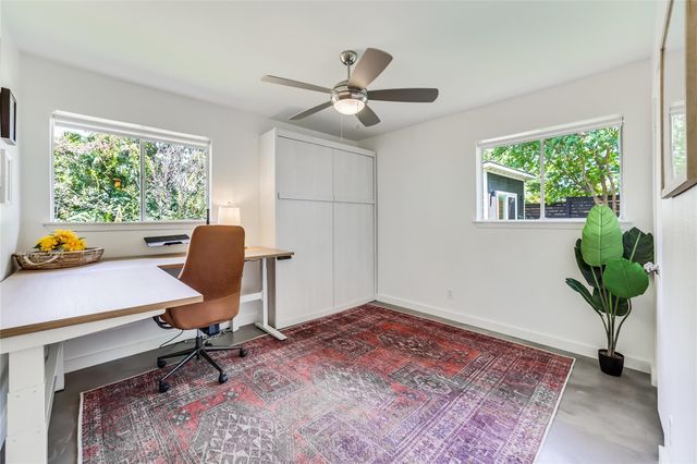 1120 Gillespie PL 2, Austin, TX 78704