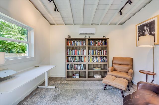 1120 Gillespie PL 2, Austin, TX 78704