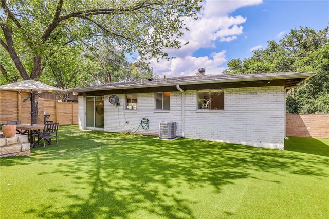 1120 Gillespie PL 2, Austin, TX 78704