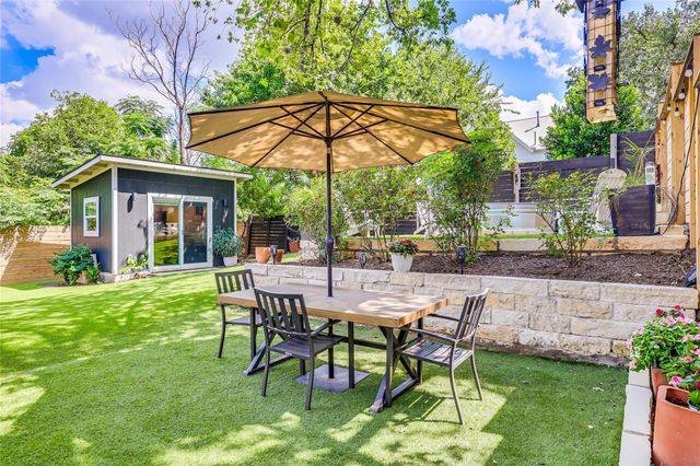 1120 Gillespie PL 2, Austin, TX 78704