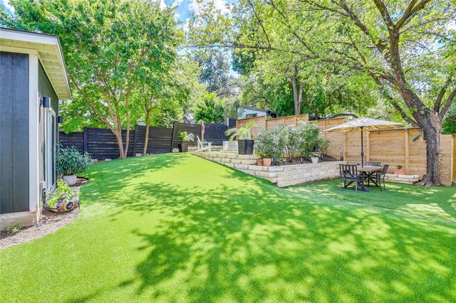 1120 Gillespie PL 2, Austin, TX 78704