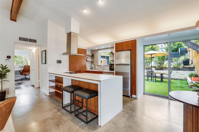 1120 Gillespie PL 2, Austin, TX 78704