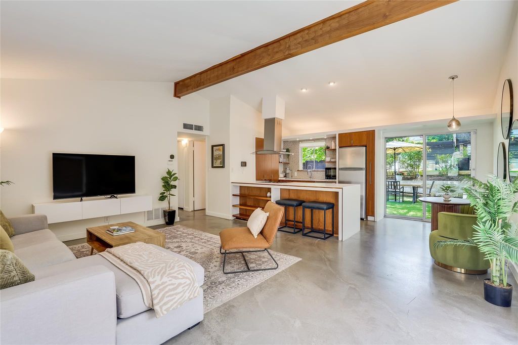 1120 Gillespie PL 2, Austin, TX 78704