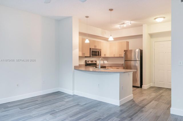 533 NE 3rd Ave 435, Fort Lauderdale, FL 33301