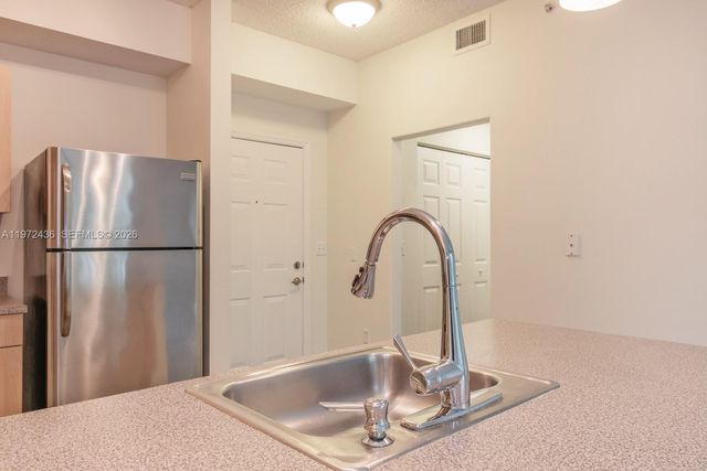 533 NE 3rd Ave 435, Fort Lauderdale, FL 33301