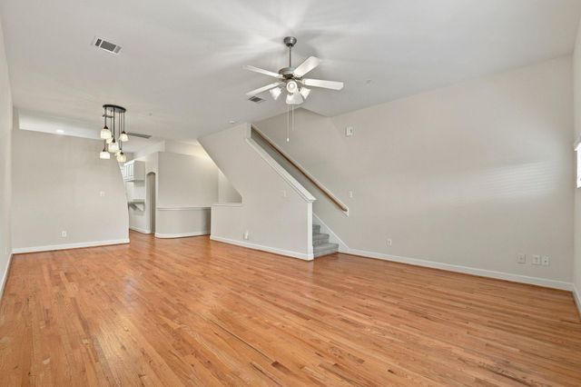 648 Westcross Street 805, Houston, TX 77018