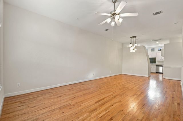 648 Westcross Street 805, Houston, TX 77018