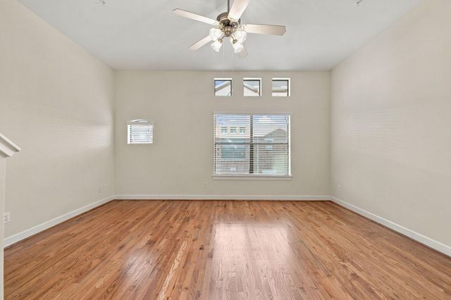 648 Westcross Street 805, Houston, TX 77018