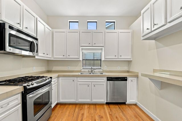 648 Westcross Street 805, Houston, TX 77018