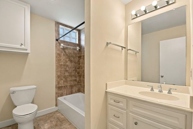 648 Westcross Street 805, Houston, TX 77018