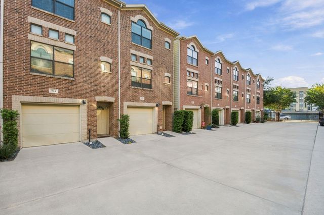 648 Westcross Street 805, Houston, TX 77018