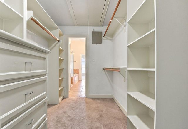648 Westcross Street 805, Houston, TX 77018