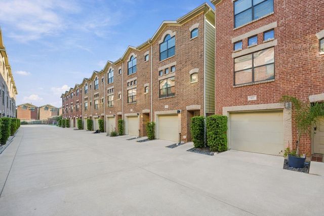 648 Westcross Street 805, Houston, TX 77018