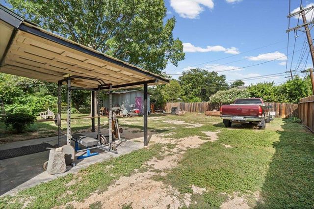 1115 Sycamore ST, San Marcos, TX 78666