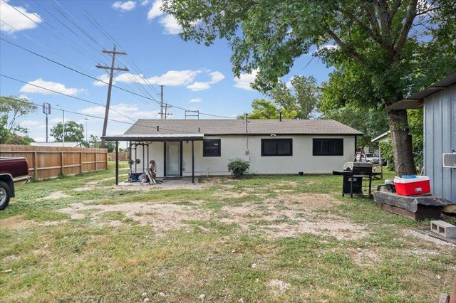1115 Sycamore ST, San Marcos, TX 78666