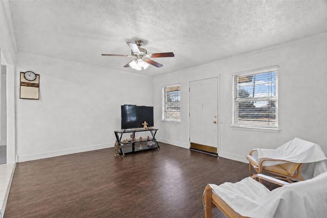 1115 Sycamore ST, San Marcos, TX 78666