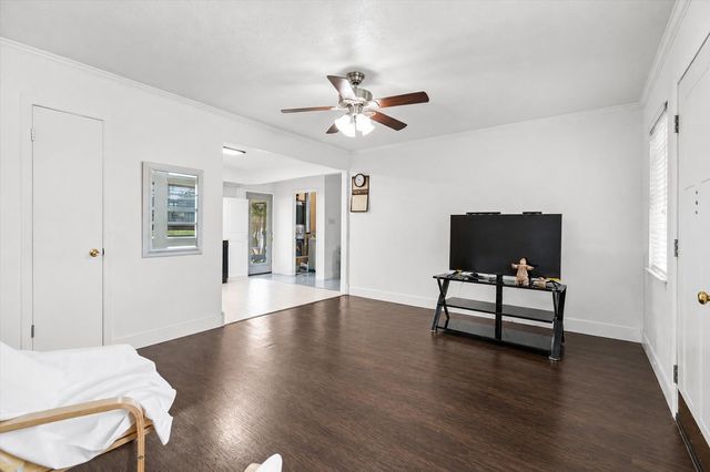 1115 Sycamore ST, San Marcos, TX 78666