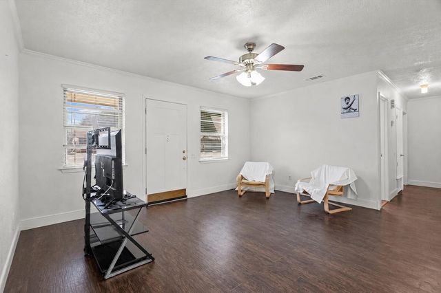 1115 Sycamore ST, San Marcos, TX 78666