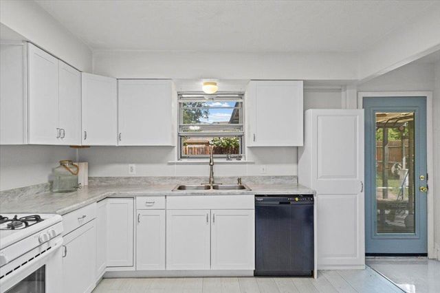 1115 Sycamore ST, San Marcos, TX 78666