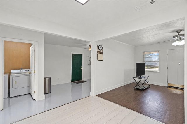 1115 Sycamore ST, San Marcos, TX 78666