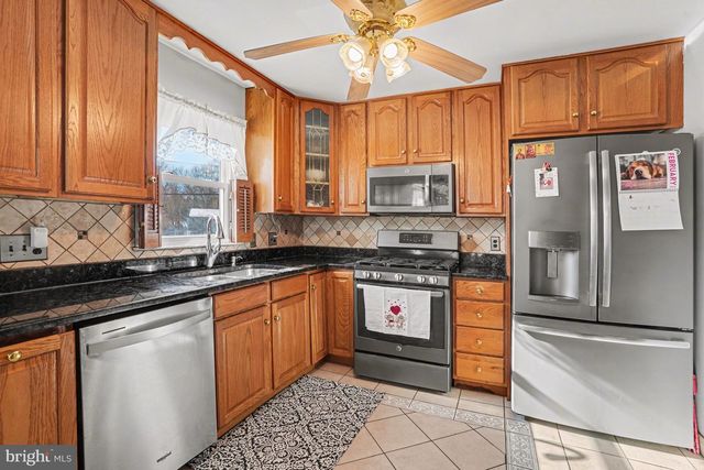 5 FARWELL CT, Nottingham, MD 21236