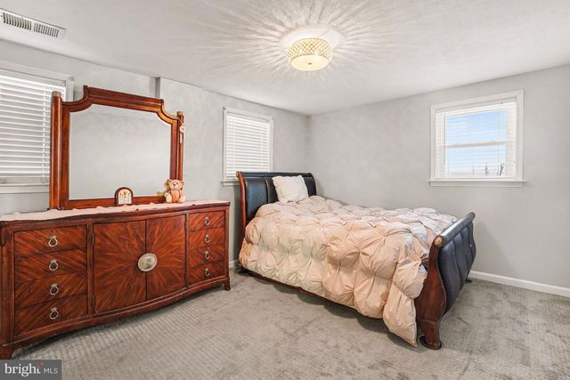 5 FARWELL CT, Nottingham, MD 21236