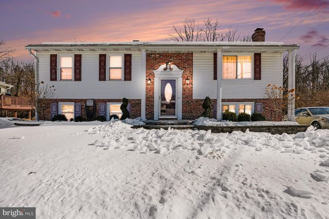 5 FARWELL CT, Nottingham, MD 21236