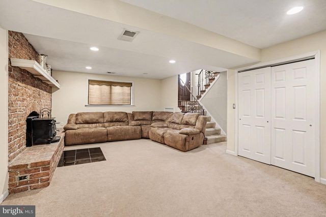 5 FARWELL CT, Nottingham, MD 21236