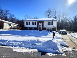 5 FARWELL CT, Nottingham, MD 21236
