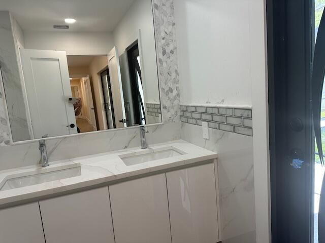 14040 Paddock Drive, Wellington, FL 33414