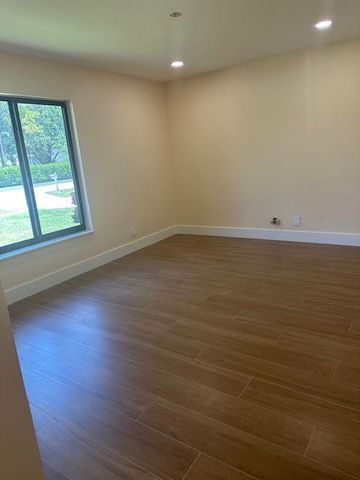 14040 Paddock Drive, Wellington, FL 33414