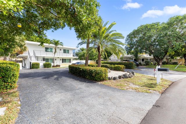 2182 NE 5th Circle, Boca Raton, FL 33431