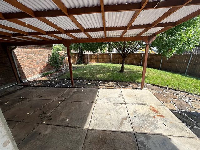 5584 Squires Drive, The Colony, TX 75056