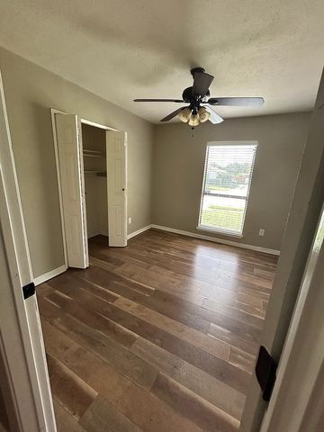 5584 Squires Drive, The Colony, TX 75056