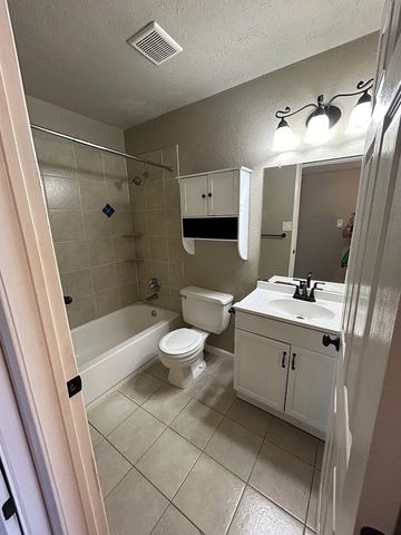 5584 Squires Drive, The Colony, TX 75056