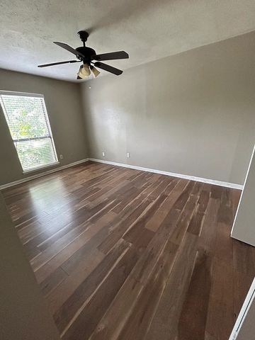 5584 Squires Drive, The Colony, TX 75056