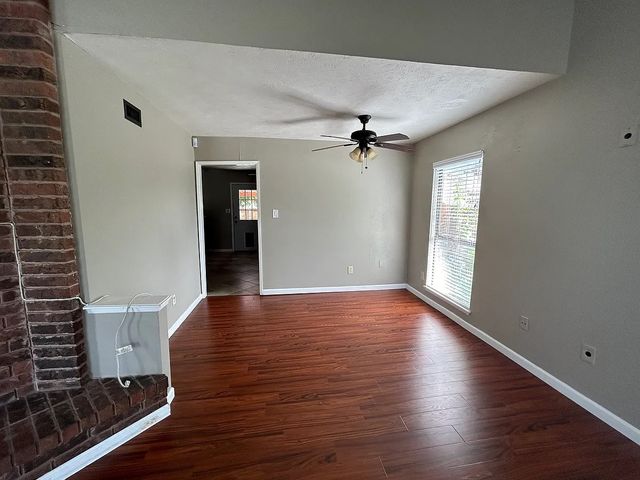 5584 Squires Drive, The Colony, TX 75056