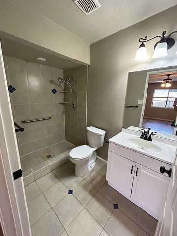 5584 Squires Drive, The Colony, TX 75056