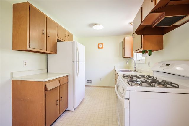 238 Cross Gates Road, Greece, NY 14606