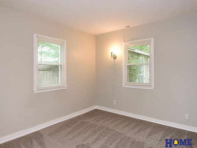 3824 Apple Street, Lincoln, NE 68503